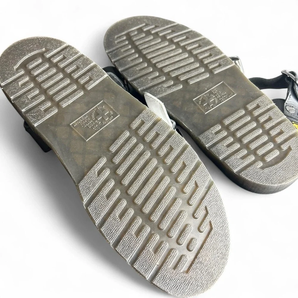Dr. Martens Men’s Gryphon Black and White Leather Strap Sandals size 12